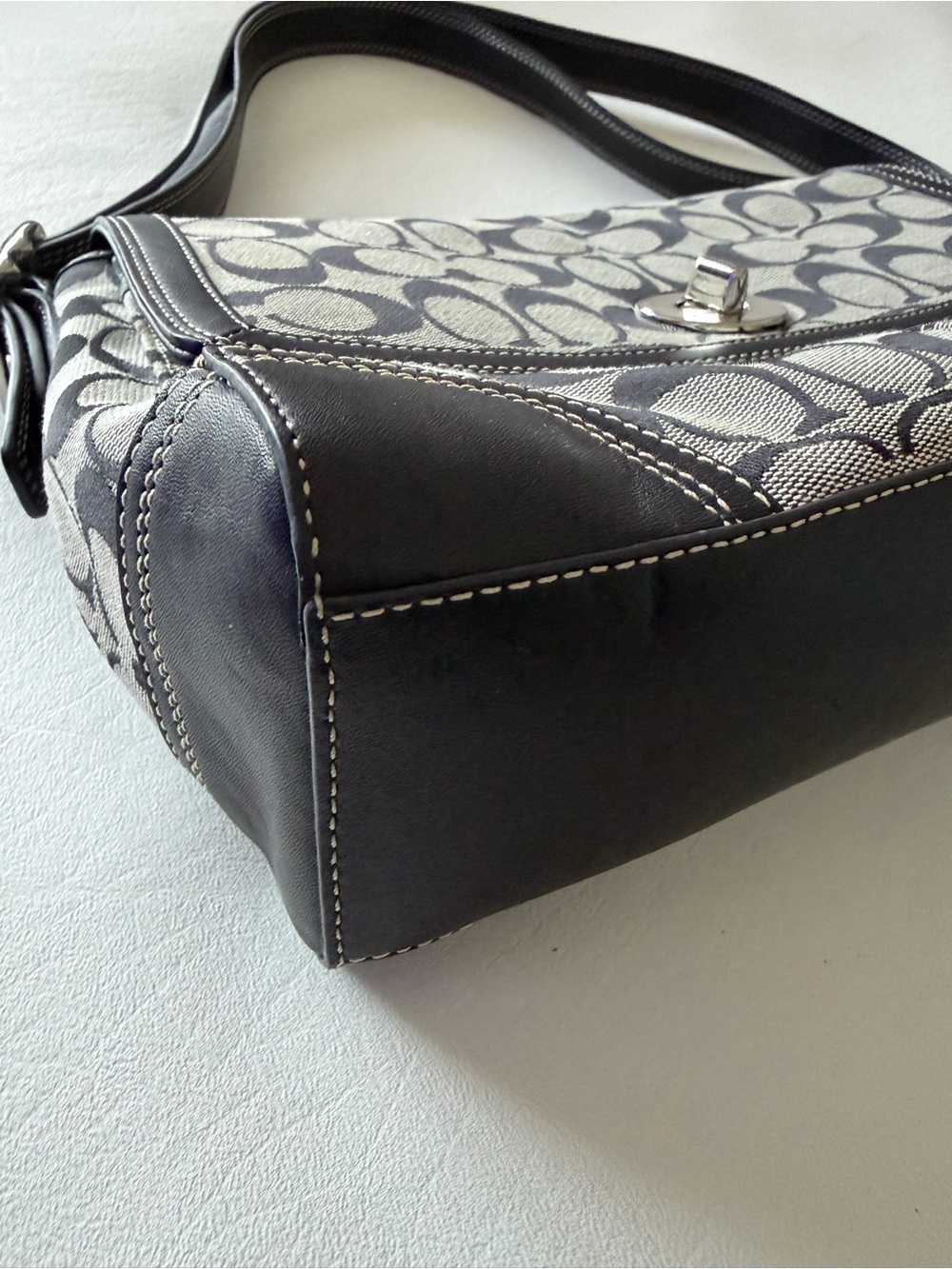 Coach Hamptons Shoulder Bag Signature Jacquard Canvas Leather - Picture 4 of 13